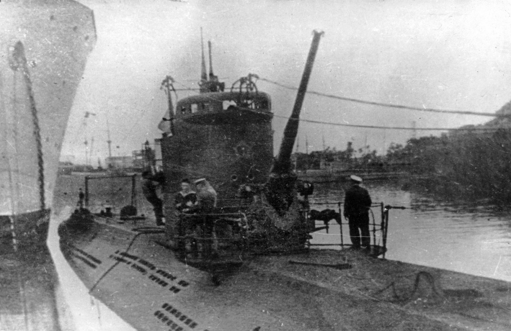 Советская подводная лодка.jpg
