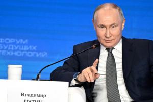 Владимир Путин предложил увеличить выплаты сельским медикам.