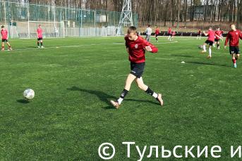 Юные футболисты из Белгорода тренируются в Туле