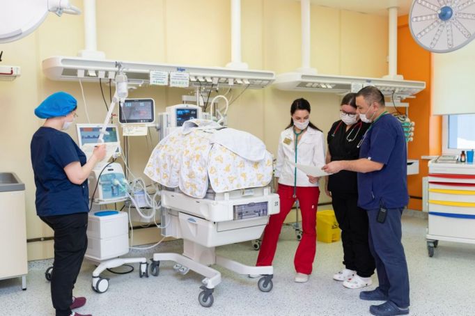 Тульские медики выходили девочку, весившую при рождении меньше 600 граммов