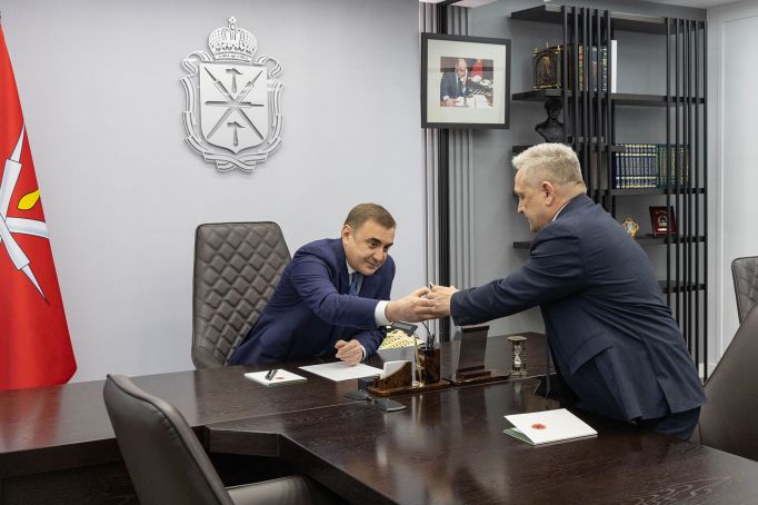 Алексей Дюмин встретился с экс-главой Киреевской райадминистрации, который уходит на СВО