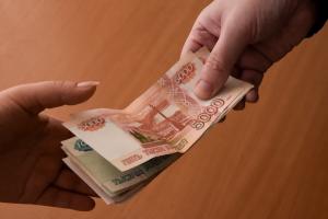 Продавец из Новомосковска отказался вернуть 2,8 тысячи рублей за брак, теперь вернет почти 12 тысяч.