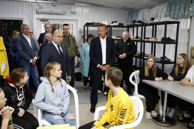 Курский губернатор встретился в Туле с детьми.