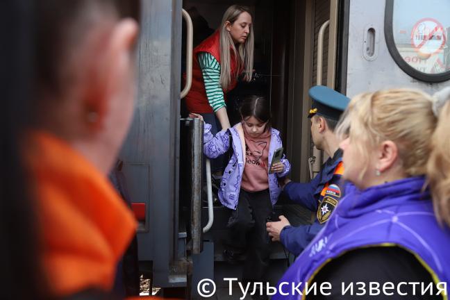В Туле встретили 400 детей из Белгорода.