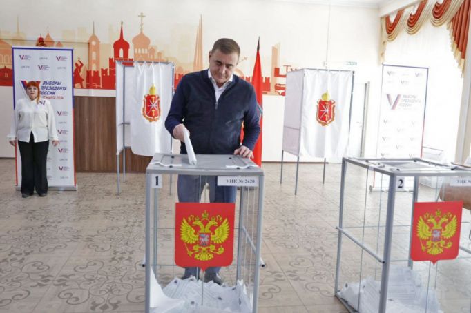 Алексей Дюмин проголосовал на президентских выборах