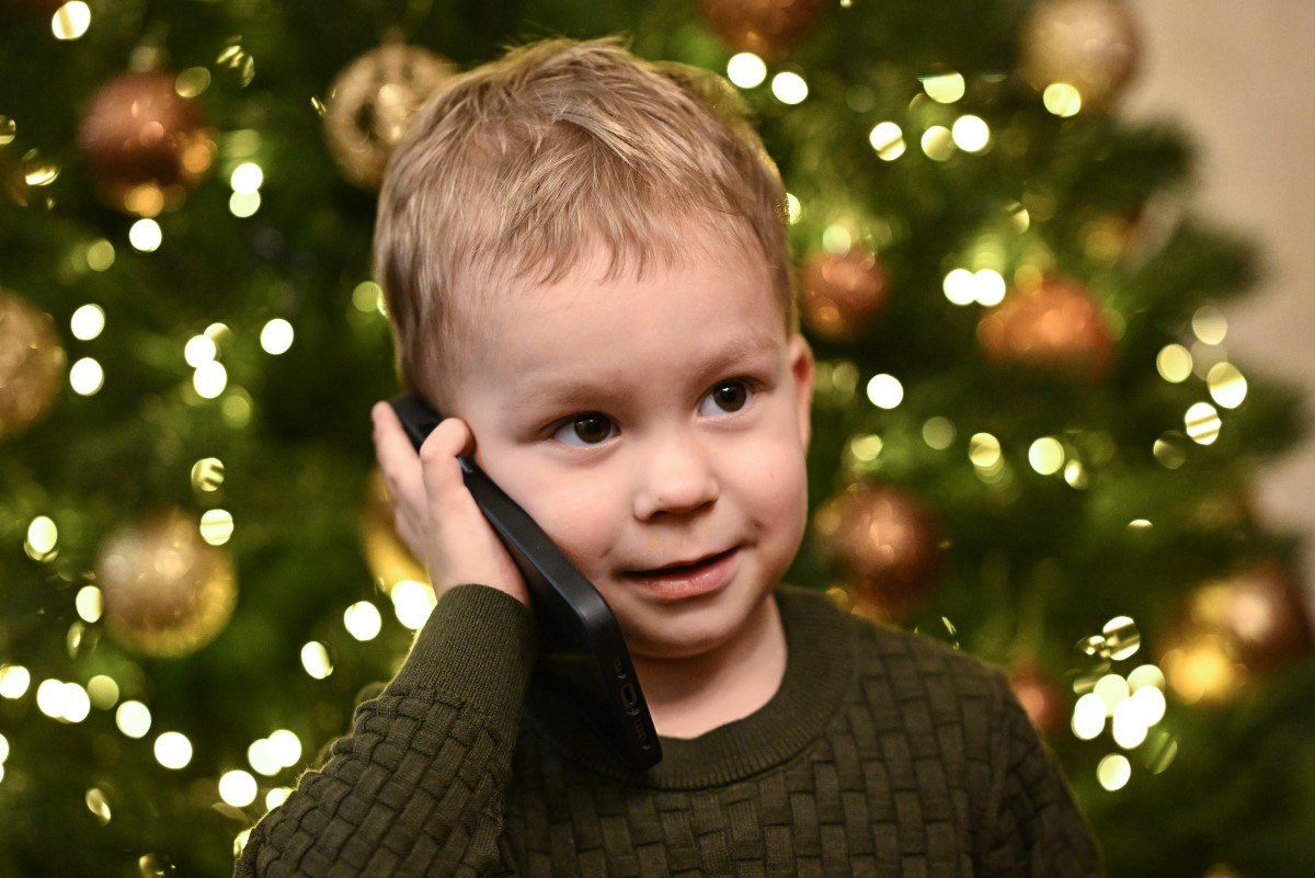 photo_5354877985737083930_y