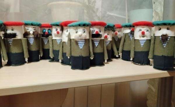 Школьники Одоевского района изготовили сувениры для военнослужащих 