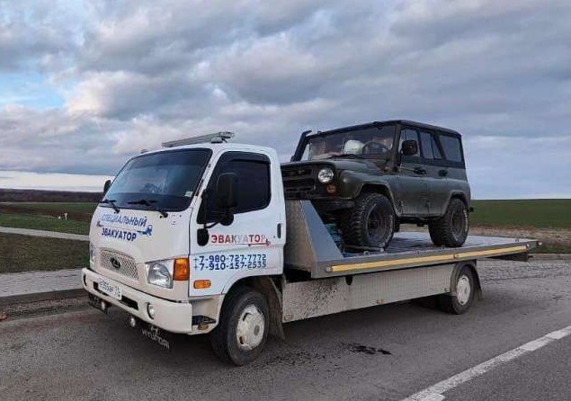 Жители Ясногорского района купили машину для бойцов СВО