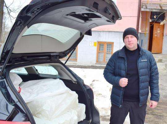Суворовский предприниматель передал 300 кг парафина для изготовления блиндажных свечей 