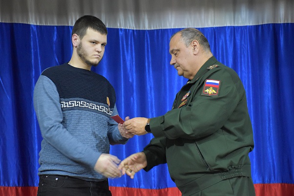 Щекинцу Владиславу Кузину вручили медаль Минобороны РФ «За воинскую доблесть»