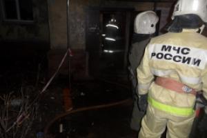 В Туле 14 пожарных тушили мебель на лестничной клетке многоквартирного дома.