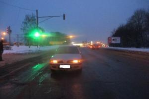 На дороге Тула - Новомосковск пенсионерка попала под колеса, переходя дорогу на "красный" .