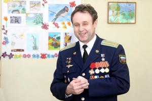 Тульские единороссы поздравляют с Днем космонавтики Героя РФ Сергея Залетина.
