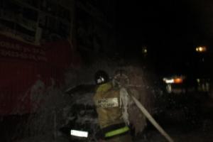 В Тульской области поздним вечером сгорели сразу два авто.