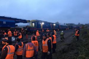 На месте схождения поезда в Воловском районе продолжаются аварийно-восстановительные работы.