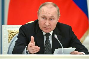 Владимир Путин призвал Киев вернуться за стол переговоров.