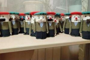 Школьники Одоевского района изготовили сувениры для военнослужащих .