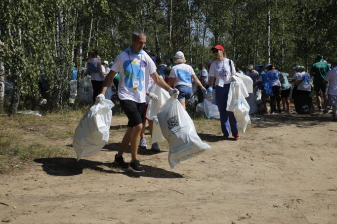 Голубые озера Кондуков в Тульской области снова расчищают от мусора