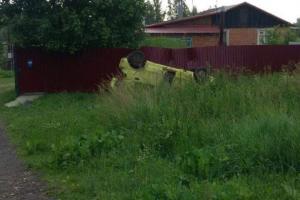 В Щекинском районе водитель врезался в забор, госпитализирован пассажир.