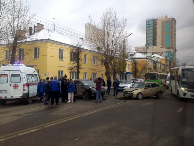 Пять автомобилей столкнулись на ул. Болдина в Туле
