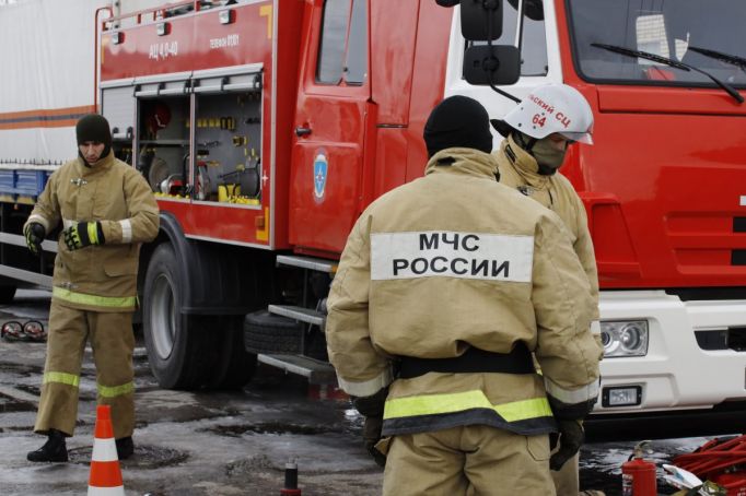 Огнеборцы тушили дома в Туле на улицах Кутузова и Кауля