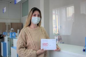 Почти 5 000 человек получили возможность вступить в регистр доноров костного мозга с помощью Почты России .