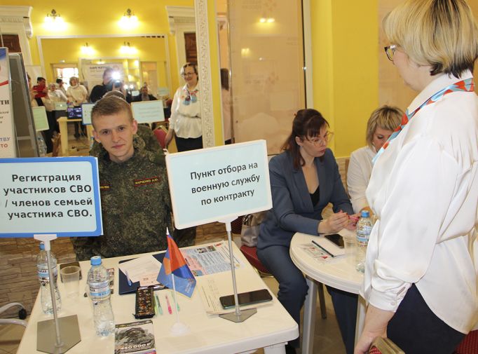 Жителей Суворовского района приглашают на военную службу по контракту