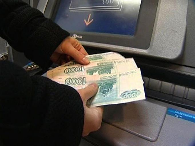 Забывший в банкомате карту суворовец лишился пяти тысяч рублей 