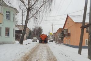 Почти 170 рабочих вышли на уборку улиц Тулы 24 февраля .