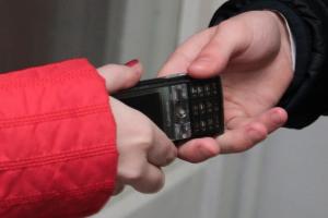 В Туле молдованин похитил из общежития два телефона.