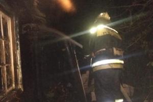 Житель Новомосковска пострадал при пожаре в жилом доме.