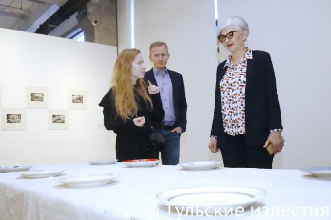 В Туле открылась выставка художницы Аси Заславской «Один к одному» 