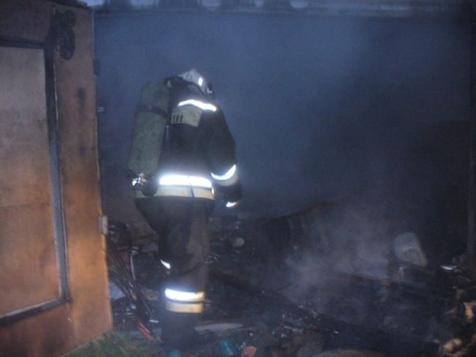 Вечером четверга в Ефремовском округе горел гараж