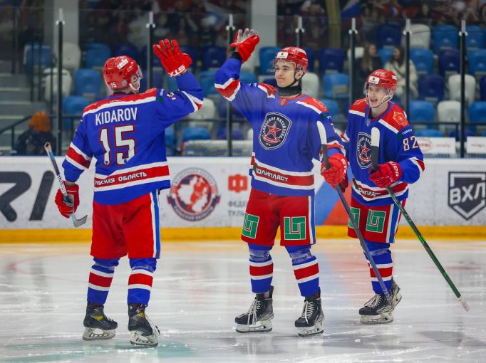 В Туле хоккеисты «Академии Михайлова» второй раз обыграли «Амурских тигров»