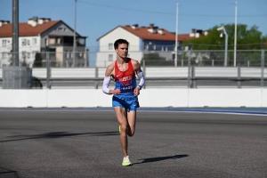 Игорь Волков из Тульской области стал первым в марафоне на ЧР по легкой атлетике спорта слепых.