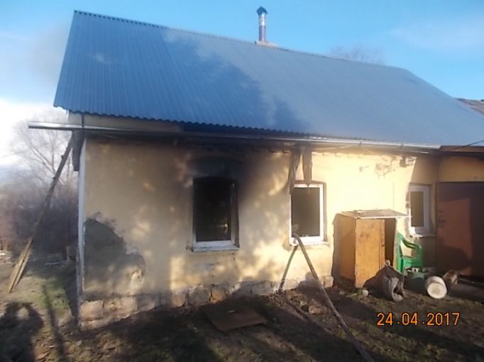 В Киреевском районе горел дом