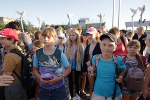 200 детей из Мариуполя по инициативе Алексея Дюмина отдохнут на черноморском побережье.