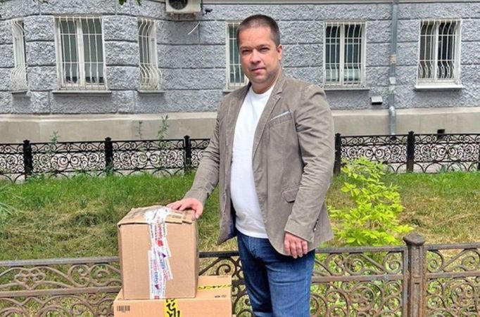 Депутат Тульской гордумы передал жителям Мариуполя подгузники для малышей