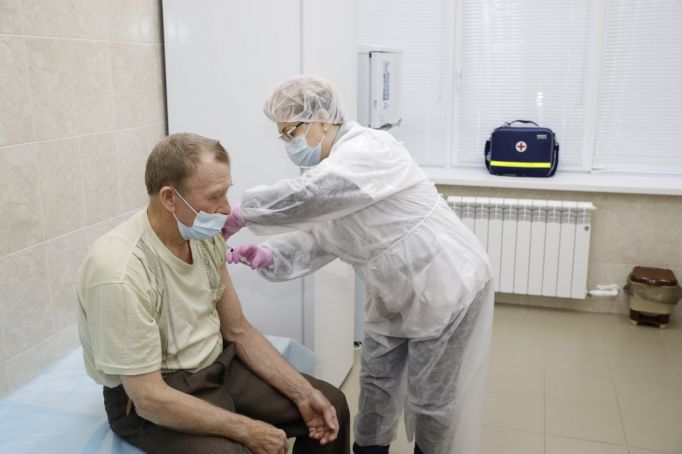 В Тульской области ревакцинацию от ковида прошли 286 532 жителя 