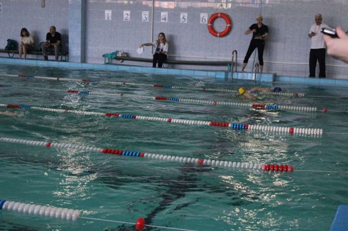В Донском состоялись соревнования по плаванию в поддержку специальной военной операции 