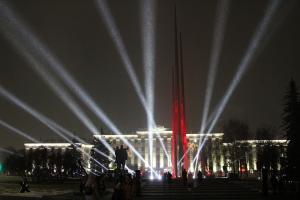 Тулякам представили световую инсталляцию к 80-летию обороны города.
