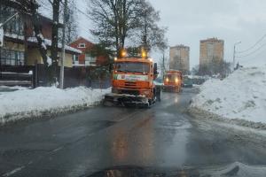 Дороги Тульской области в снегопад круглосуточно расчищали 190 единиц спецтехники.