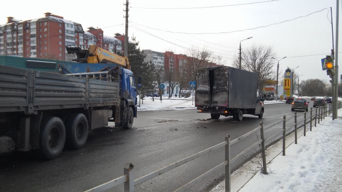 В Туле не разъехались столичный и новгородский грузовики 