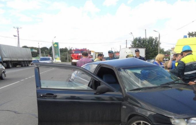 В Иншинке столкнулись два автомобиля: пострадали люди 