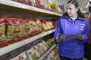 В Тульской области провели мониторинг цен на социально значимые продукты.