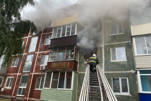 В Ефремове шестеро детей эвакуировали и одного спасли при пожаре в доме.