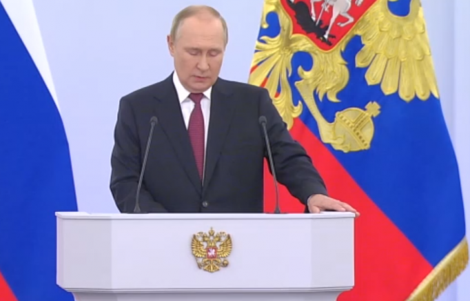 Владимир Путин минутой молчания почтил память Героев Донбасса