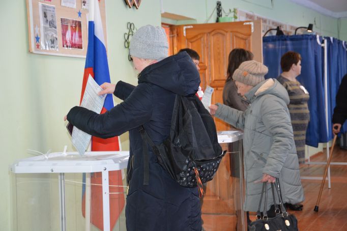 В Черни на четырех избирательных участках голосуют люди с ограниченными возможностями здоровья