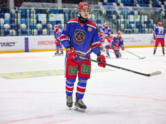 Пять хоккеистов продлили контракты с «Академией Михайлова»