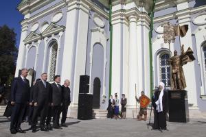 Полпред президента Беглов открыл в Тульском кремле памятник Дмитрию Донскому.